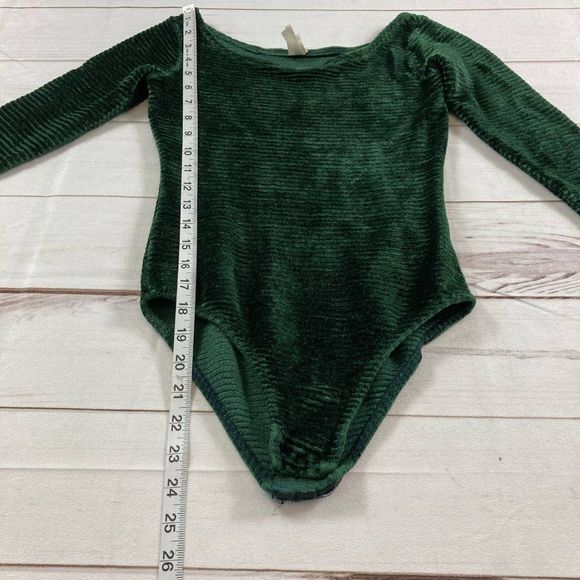 Victoria's Secret Gold Label Vintage  Green Long Sleeve Velvet Bodysuit Small - Picture 8 of 8